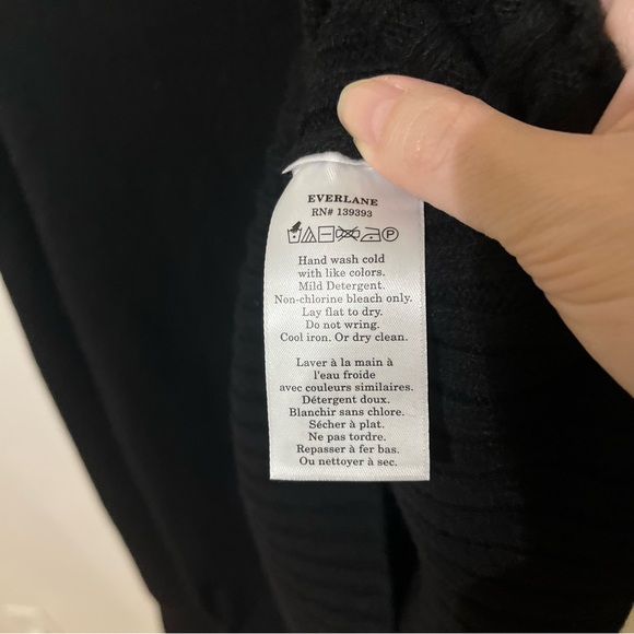 NWT Everlane The Cashmere Wool Turtleneck Sweater Small Black Quiet Luxury - Picture 9 of 12